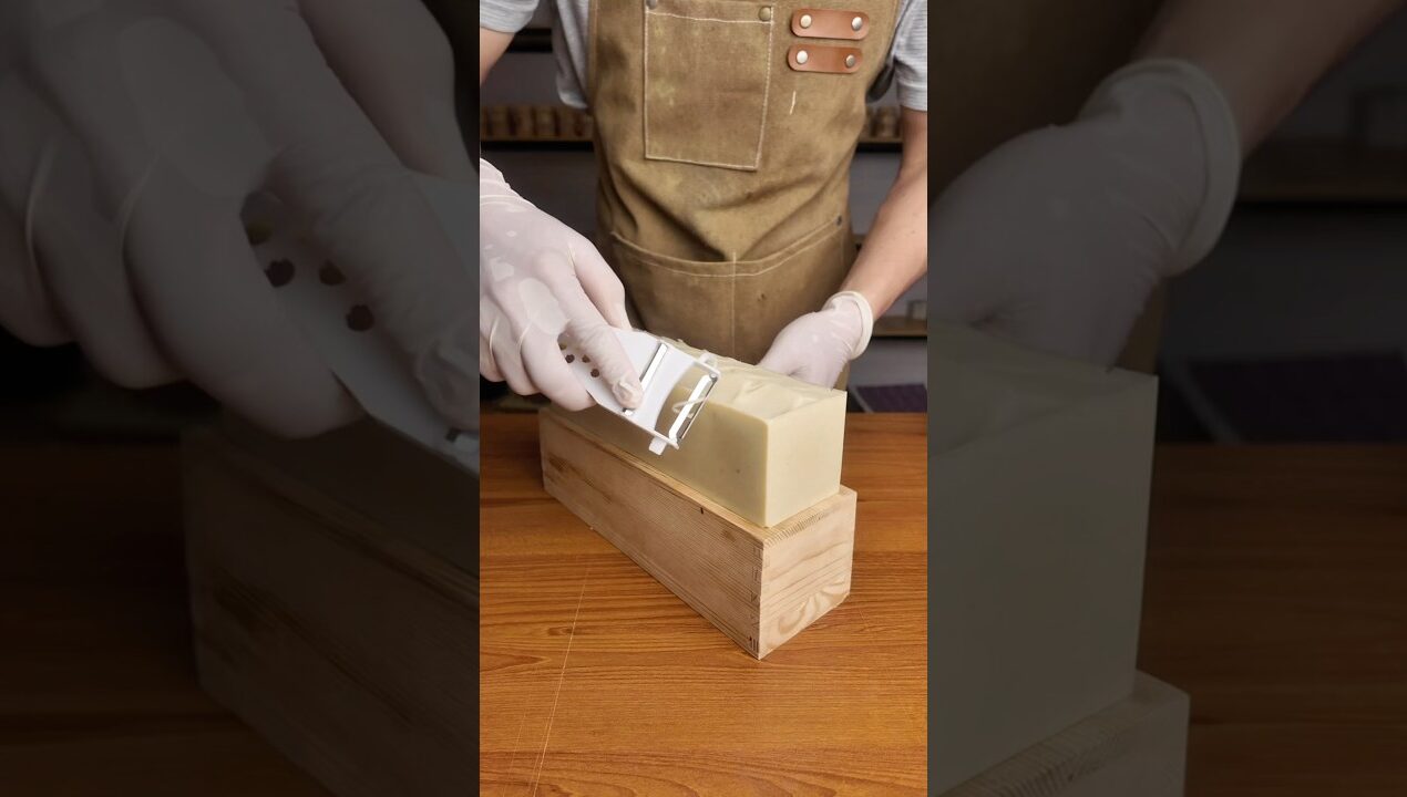 Con mình gần 3 tuổi là đã xài xà bông handmade #diy #soapmaking #chantulam
