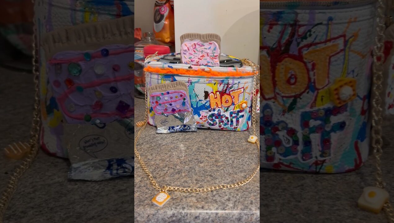 DIY POP TART HANDBAG 🔥👜. #crazyinkclothing #diy #diyideas #poptart #handbag #wearableart #fashion