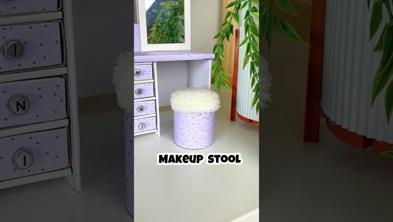 Matching Makeup Chair / Stool  #diy #craft #doll #makeup #miniature