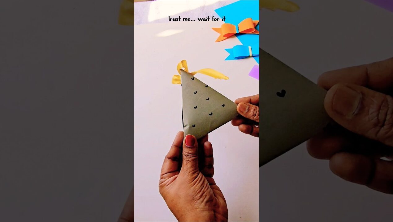 Diy gift wrapping🎁🎁#diyideas #papercraft  #diy #craftideas #handmade #artsybyvani #diygiftwrap