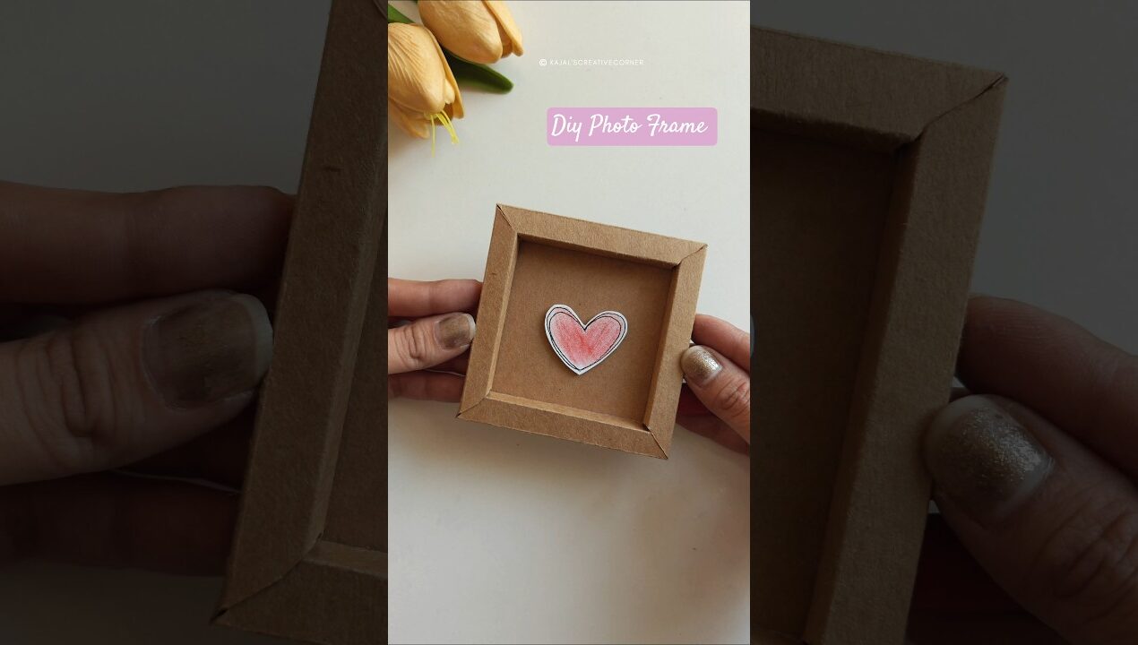 DIY Easy and CUTE Paper Photo Frame