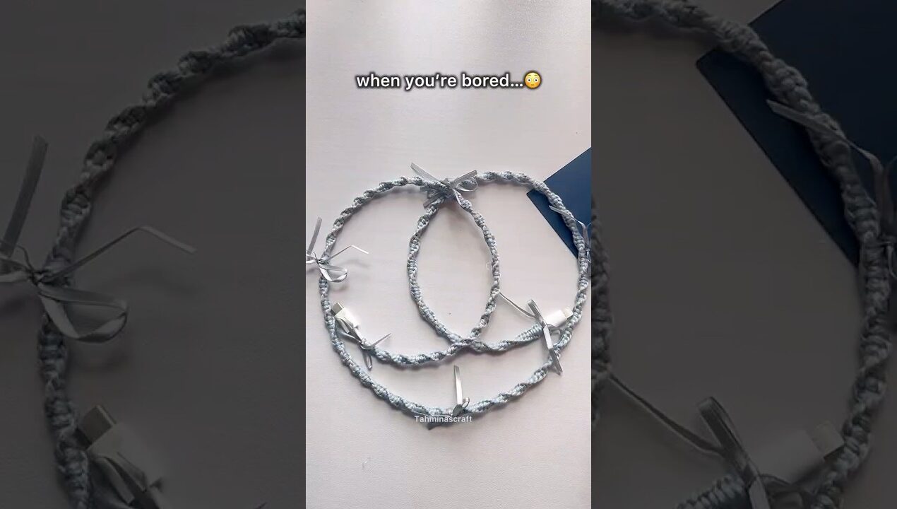 DIY chrochet charger🎀😭| DIY Thread crafts🧶#fypシ゚viral #diy #shorts#thread  #crochet