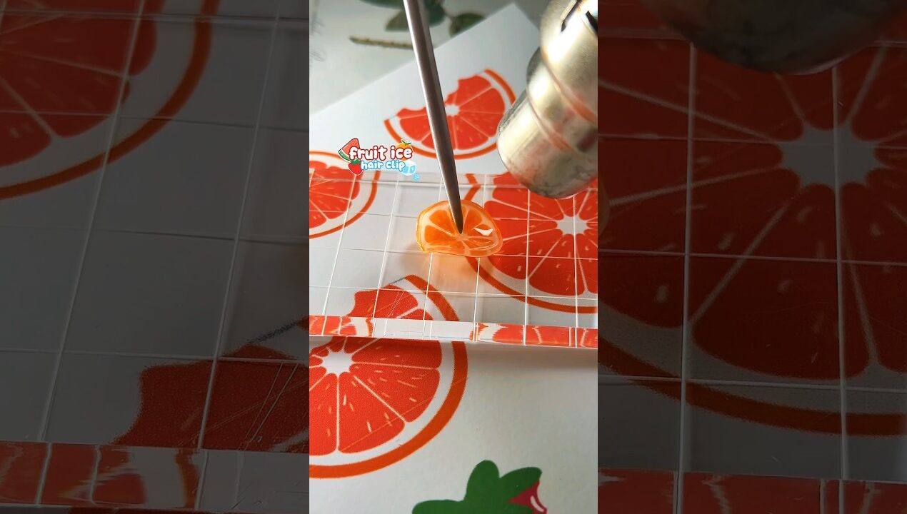 🍓The fruit template is on Patreon. UV resin from @Resiners_Official  #diy #summer #fruits #uvresin