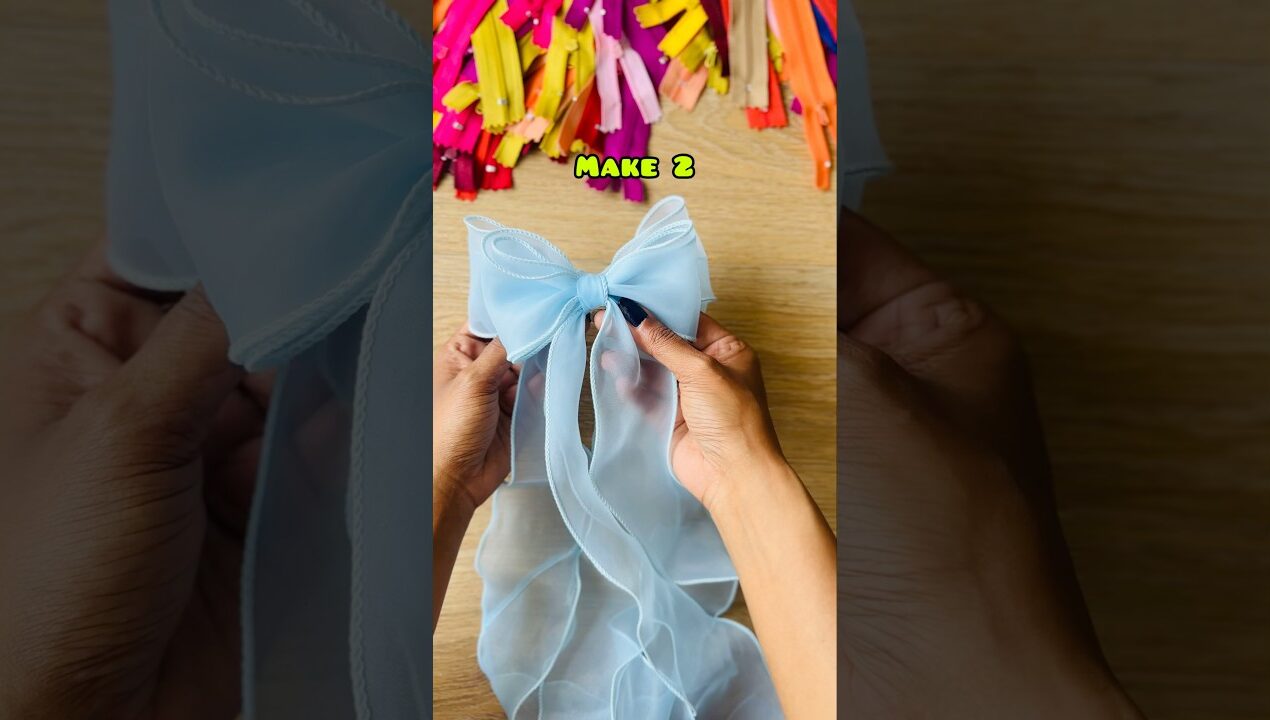 DIY Bow 😱 #crafteraditi #DIY #handmade #shorts #DIYbow #hairbow #ribbonbow @CrafterAditi