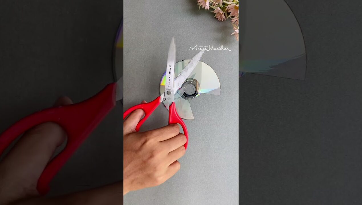 DIY CD Craft/ Moon star Wall Decor Ideas #wallhanging #bestoutofwaste #easycraft #youtubeshorts