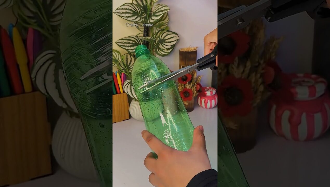DIY jelly bangels from plastic bottle 💚 #diy #shrots #bangles #viral #crafts