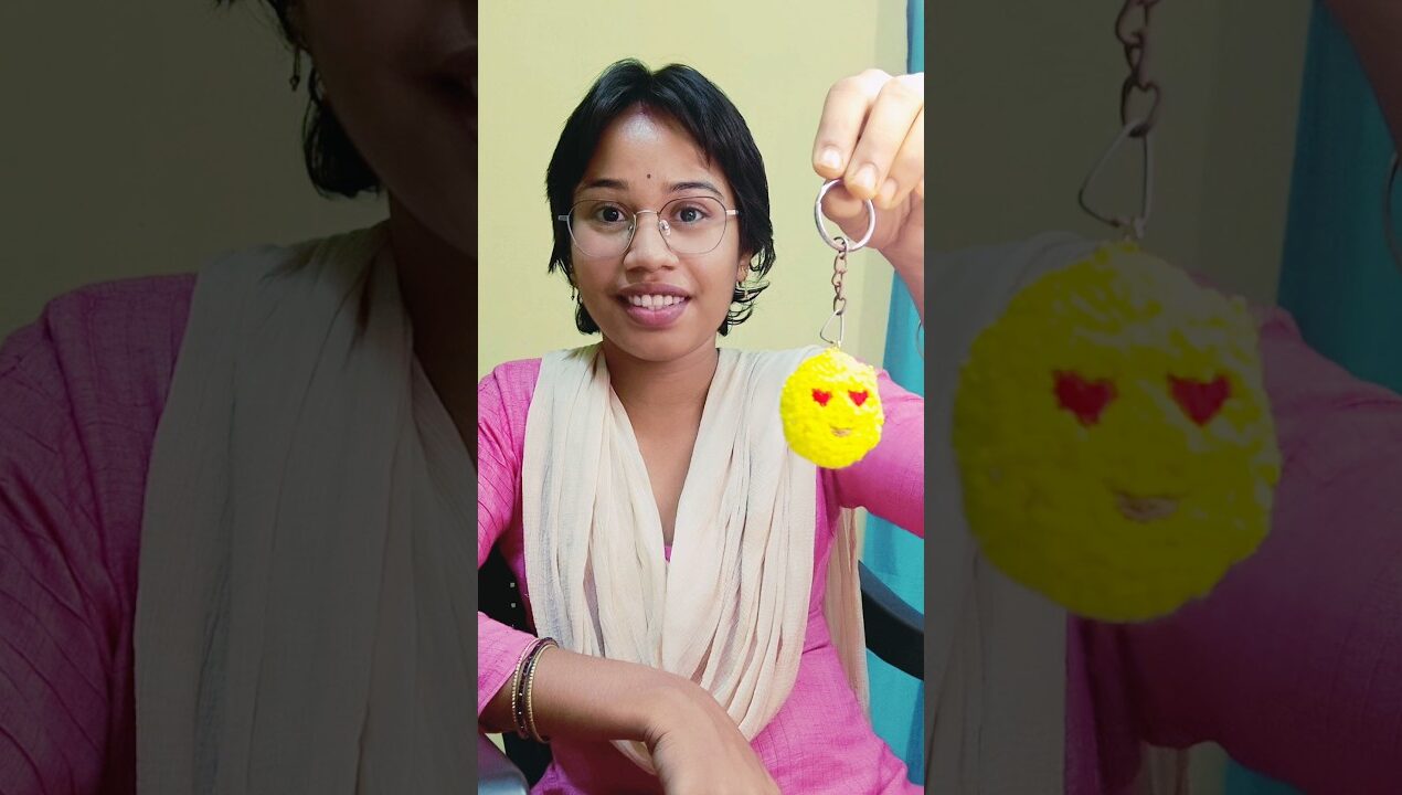 woolen emoji keychain ఒక్కసారి try cheyandi #viral #trending #diy# craft ideas in Telugu