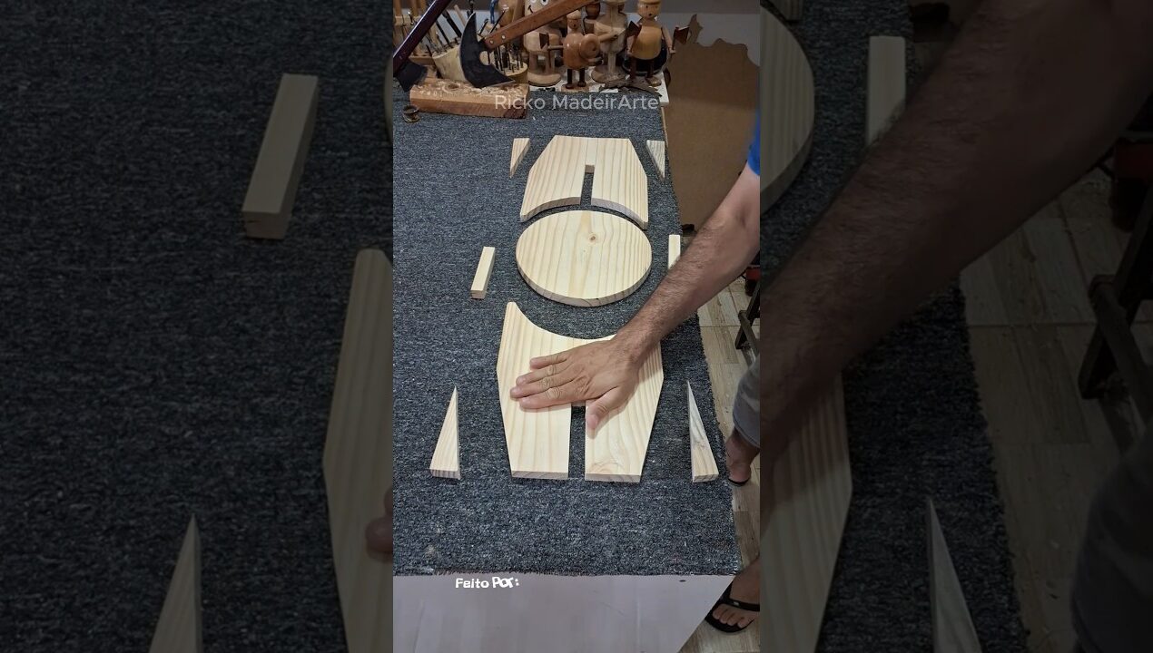 Banquinho Redondo de Madeira Pinos! Veja como Fazer #diy  #amamosmarcenaria #wood