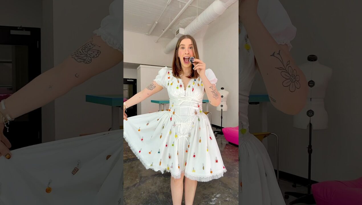 J’AJOUTE 200 BRELOQUES SUR UNE ROBE! #diy #fashion