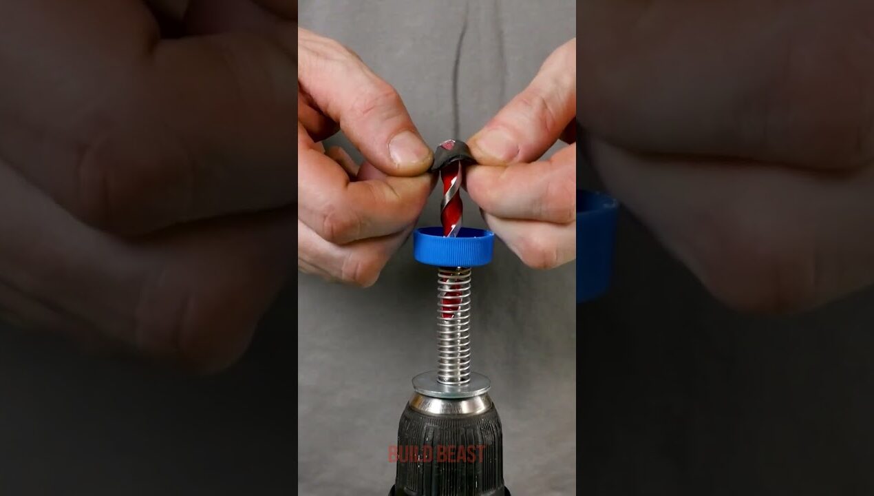 No-dust Funnel For Your Screwdriver #repair #renovation #DIY #plastic #upcycle
