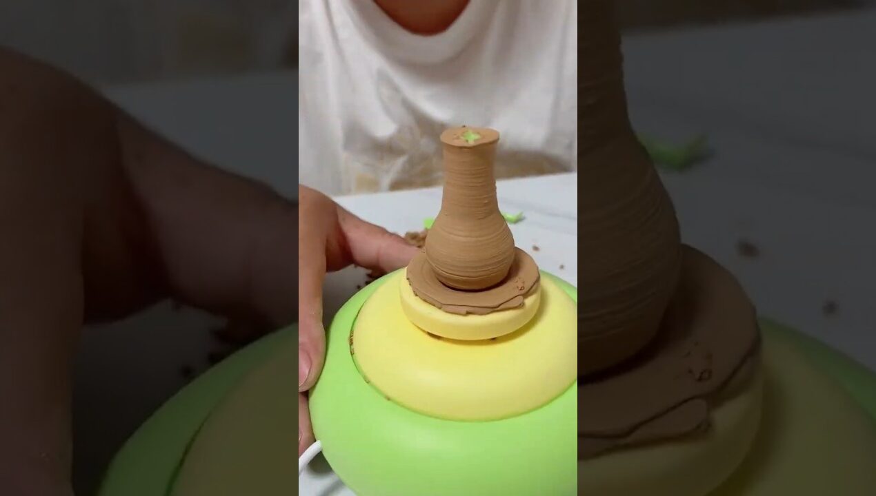 DIY Flower Vase 😱 Machine Magic! #trending #craft #viral #diy #ytshorts #lifehacks #funvideo #food