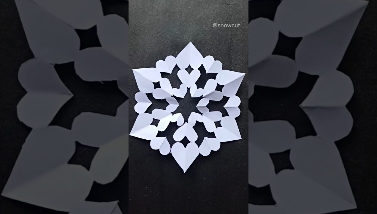 How to make paper snowflake❄️paper craft ideas ✨ #shorts #snowflakes #diy #papercrafts #drawing