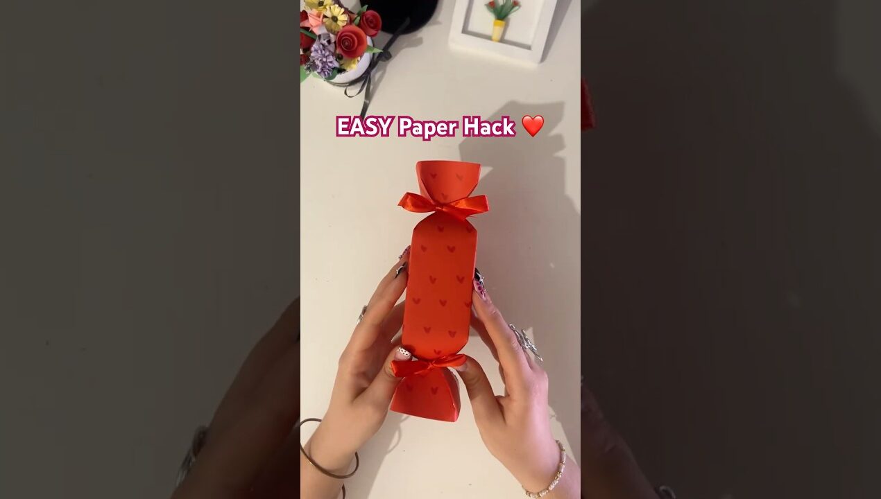 Try this EASY present hack ❤️ the coolest way to pack your gift ✨