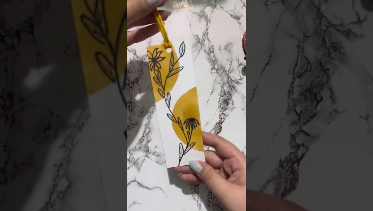 DIY Bookmark Idea 💡 #diy #bookmark #drawing #foryou #tutorial #ideas #shorts #art