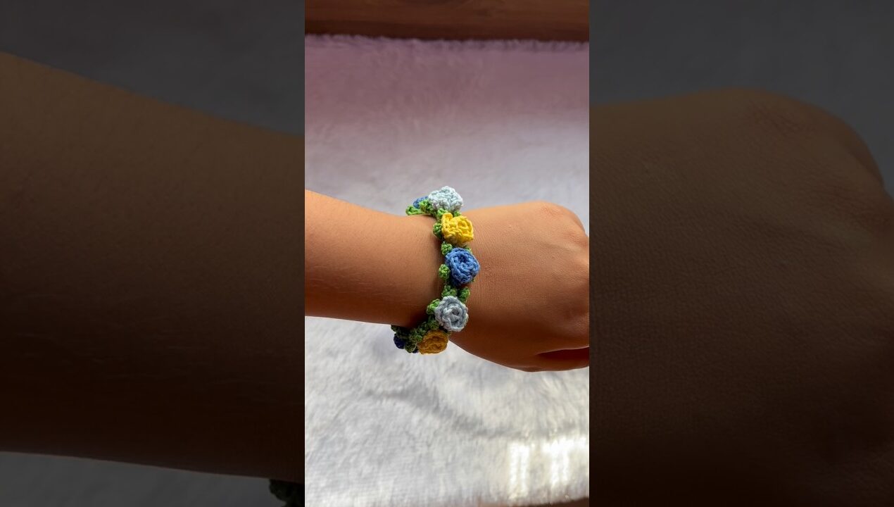Toh apko kaisa lga yeh bracelet 😍🤗#crochet #handmade #crochetbracelet #diy #jammu #bharat