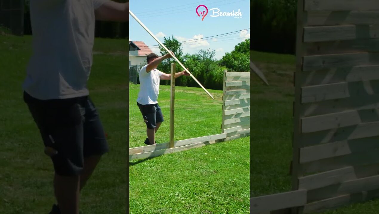 Unique Fence Idea Using Wood Boards #diy #wood #fence #gardentip