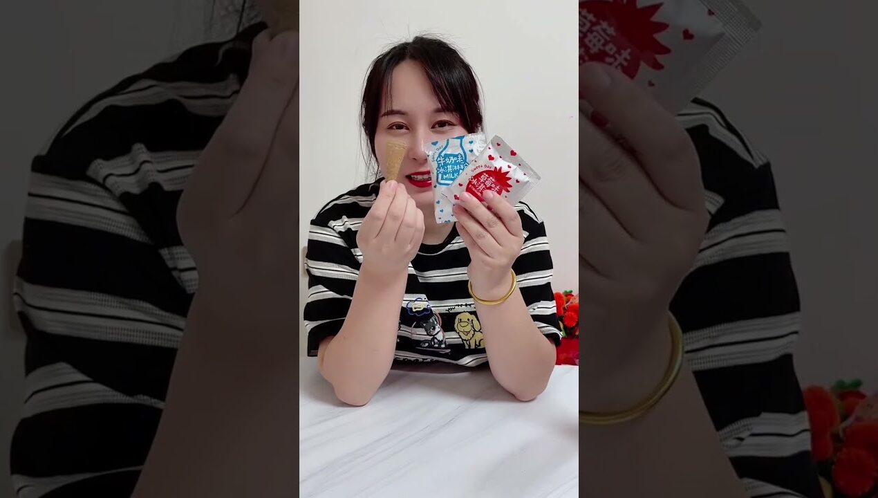 DIY Double Flavor Ice Cream Cone 😱Amazing Dessert! #trending #craft #viral #diy #ytshorts #lifehacks